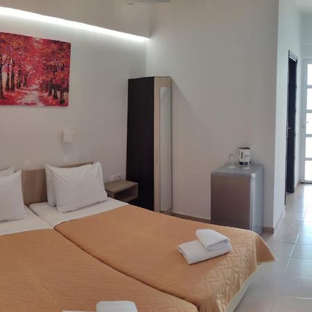 Afroditi Hotel Плакиас Экстерьер фото