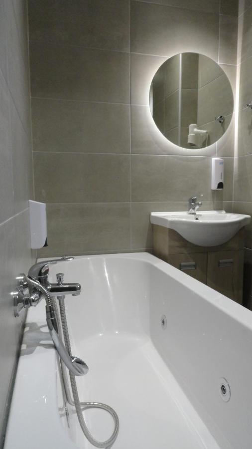 Afroditi Hotel Плакиас Экстерьер фото